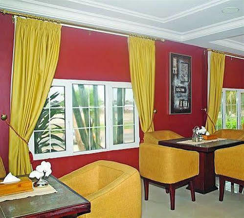 His Majestys Hotel Accra Exteriör bild